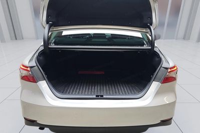Toyota Camry 2.5 Hybrid Prestige