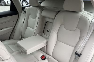 Volvo XC60 B4 D AWD Plus Dark aut