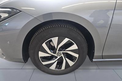 Volkswagen Passat 1.5 TSI  DSG