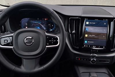 Volvo XC60 B5 B AWD Plus Dark aut