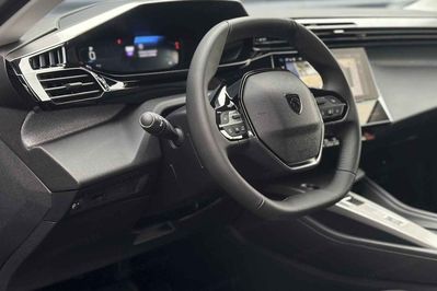 Peugeot 308 Allure 1.2 mHEV e-DCS6