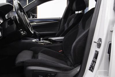 BMW Seria 5 Touring 520d xDrive M Sport