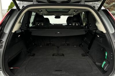Volvo XC90 T8 AWD Plug-In Hybrid Plus Dark 7os