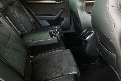 Skoda Superb 2.0 Tdi Scr Sportline Dsg