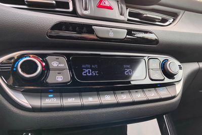 Hyundai i30 1.5 T-GDI 48V Smart DCT