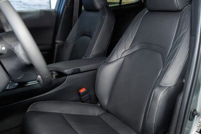 Lexus UX 300h F Sport Design