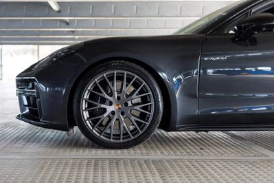 Porsche Panamera 4 E-Hybrid