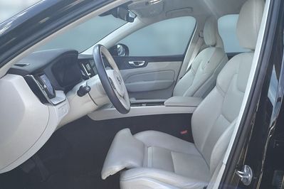 Volvo XC60 B4 D AWD Momentum Pro