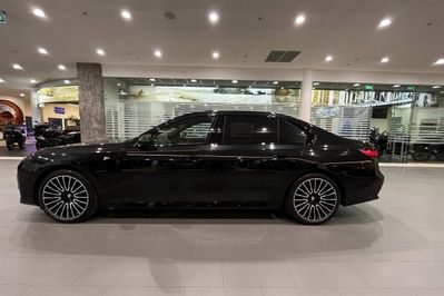 BMW Seria 7 740d xDrive M Sport