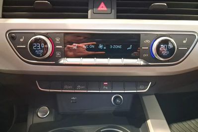 Audi A4 35 TFSI mHEV S tronic