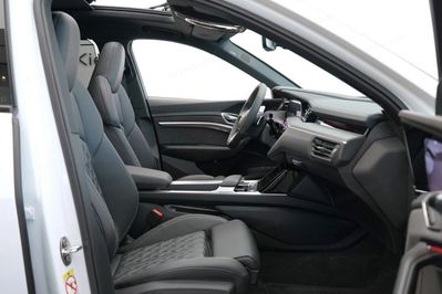 Audi Q8 SQ8 TFSI quattro Tiptronic