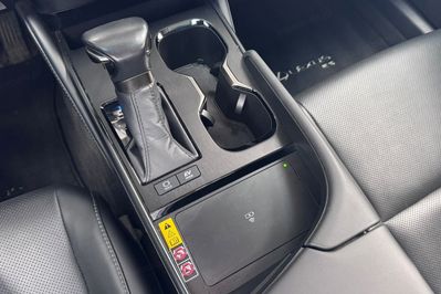 Lexus ES 300h Business Edition
