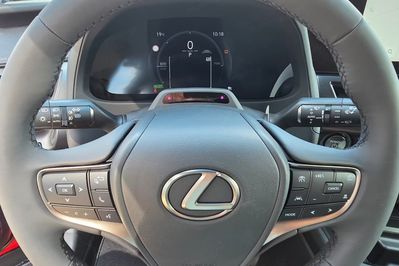 Lexus UX 300h F Sport Design Hybrid Dynamic Force