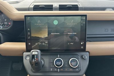 Land Rover Defender 130 D350 X-Dynamic HSE