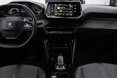 Peugeot 2008 1.2 Puretech Allure S&S EAT8