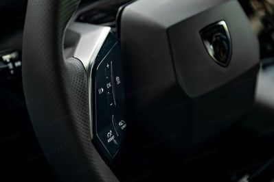 Peugeot 3008 GT e-DCS6 1.2 mHEV