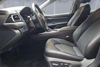 Toyota Camry 2.5 Hybrid Prestige