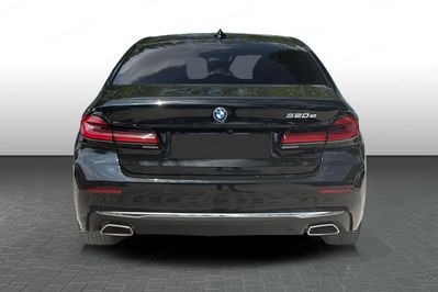 BMW Seria 5 520e Luxury Line