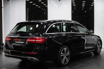 Mercedes Klasa E Kombi 220 d 4MATIC Avantgarde