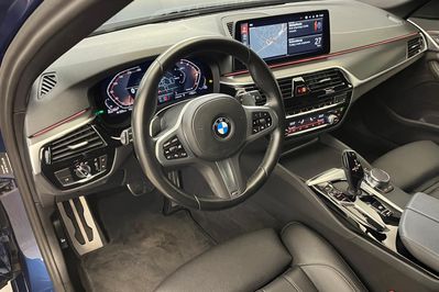 BMW Seria 5 Touring 530d xDrive M Sport