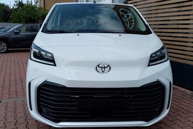 Toyota Proace Verso EV Long 75kWh Business