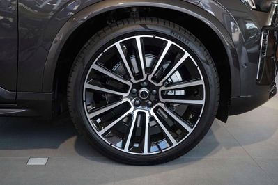 Volvo XC90 B5 AWD Ultra Bright