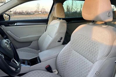 Skoda Superb 2.0 TDI SCR Style DSG