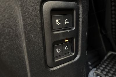 Land Rover Defender 90 Hardtop 3.0 D250 mHEV X-Dynamic SE