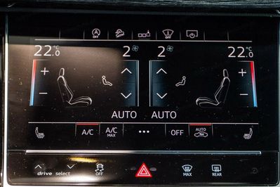 Audi Q8 SQ8 TFSI quattro