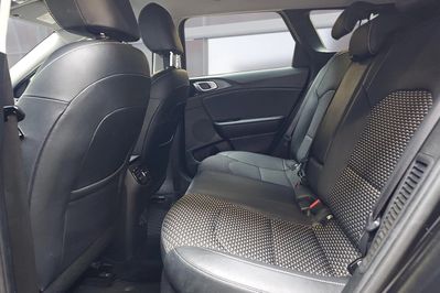 Kia Ceed 1.6 GDI PHEV Business Line DCT