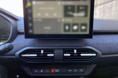 Dacia Jogger Journey 5-miejsc 1.8 Full Hybrid