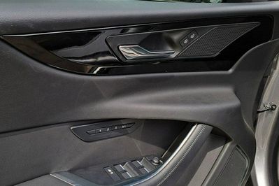 Jaguar XE D200 AWD SE