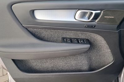 Volvo XC40 B3 Plus Dark