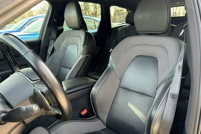 Volvo XC60 T4 R-Design