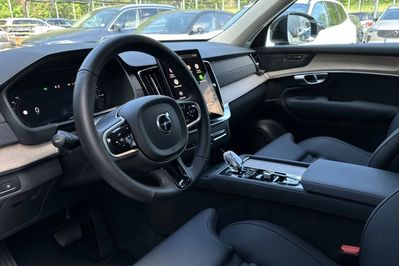 Volvo XC90 T8 AWD Plug-In Hybrid Plus Dark 7os