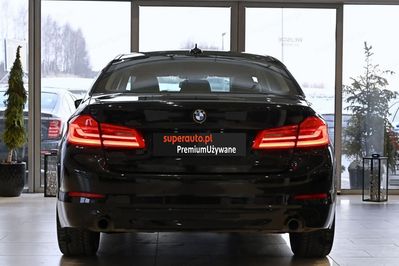 BMW Seria 5 520i Sport Line