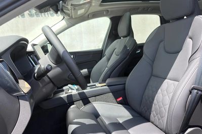 Volvo XC60 B5 B AWD Plus Dark
