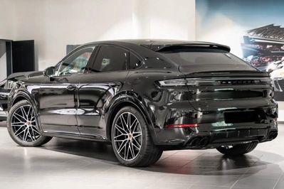 Porsche Cayenne Coupe E-Hybrid Black Edition