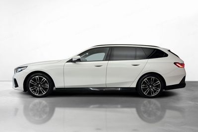 BMW Seria 5 520i mHEV aut
