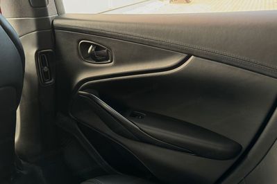 Aston Martin DBX V8