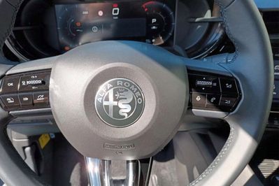 Alfa Romeo Junior 1.2 Ibrida Ti