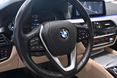 BMW Seria 5 518d mHEV aut