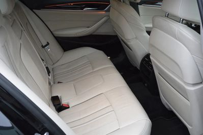 BMW Seria 5 520d xDrive Luxury Line aut