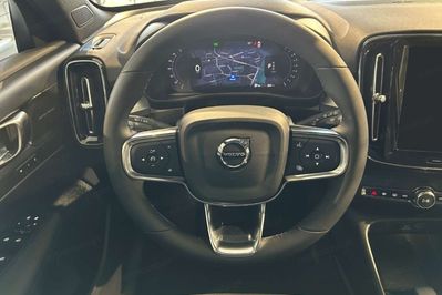 Volvo XC40 B3 Plus Dark