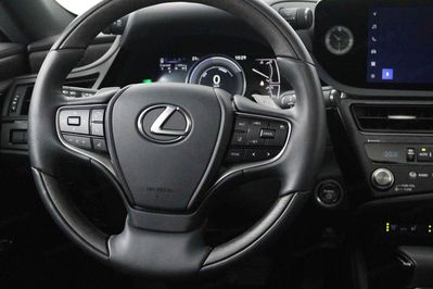 Lexus ES 300h Prestige