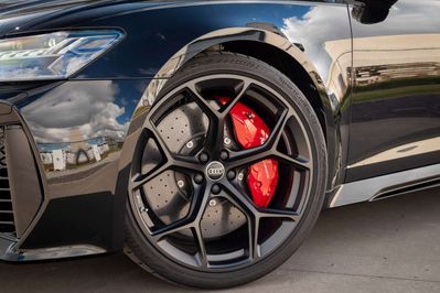 Audi A6 RS6 TFSI quattro Performance Avant