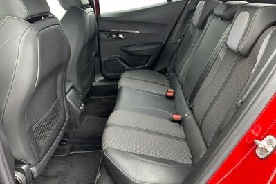 Peugeot 2008 GT 1.2 PureTech EAT8