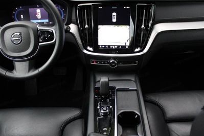 Volvo V60 B4 D Cross Country