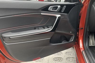 Kia ProCeed GT  1.6 T-GDI DCT