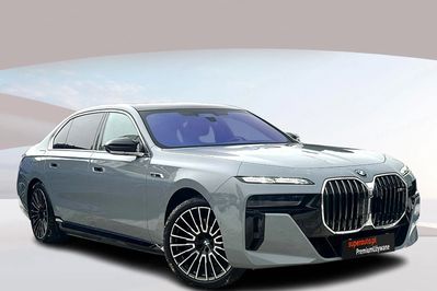 BMW Seria 7 M760e PHEV xDrive sport-aut